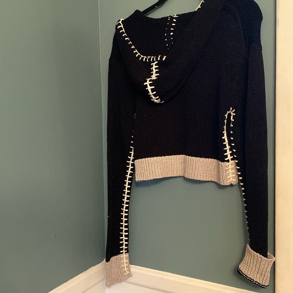 Yan yan knits - women’s small - long sleeve be hooded sweater - black/white - Picture 7 of 8
